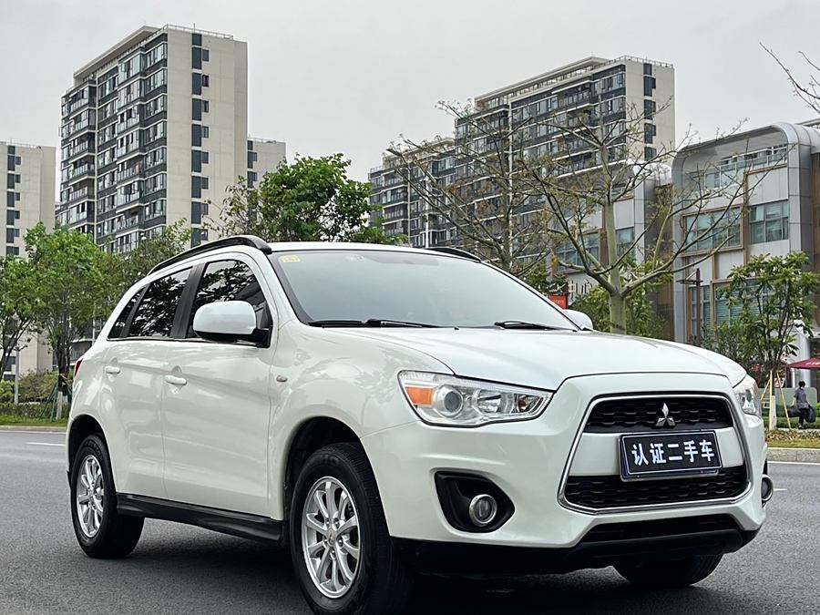 asx-2015-model-2-0l-cvt-2wd-elite-edition-106704-6