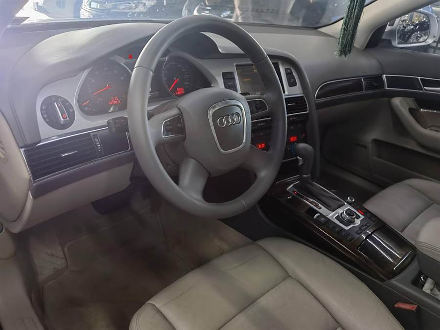 audi-a6l-2010-2-4l-technology-model-3-156087-10