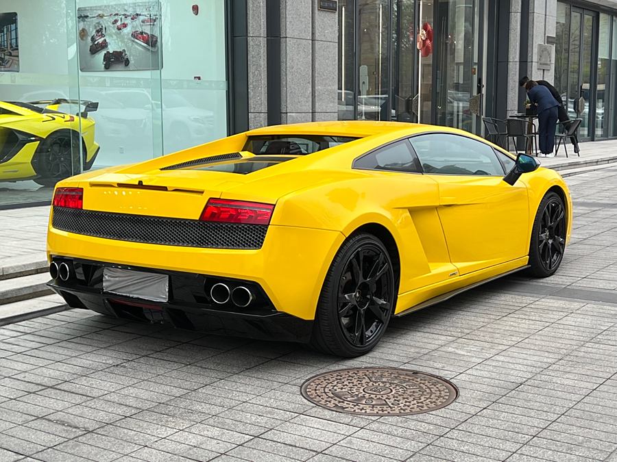 gallardo-2011-lp-550-2-tricolore-10-205668-6