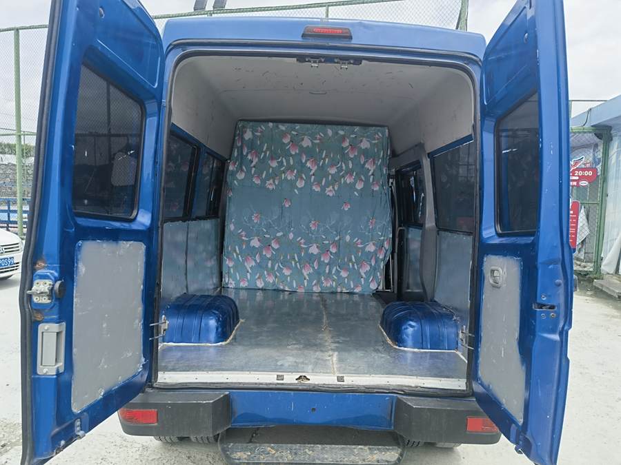 iveco-deyi-2020-2-5t-a35-passenger-car-dual-tire-mid-roof-5-9-seats-national-vi-226651-9