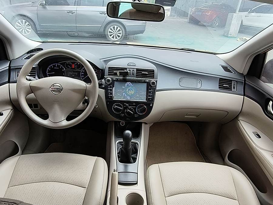 qashqai-tiida-2011-model-1-6l-manual-comfort-type-94428-6