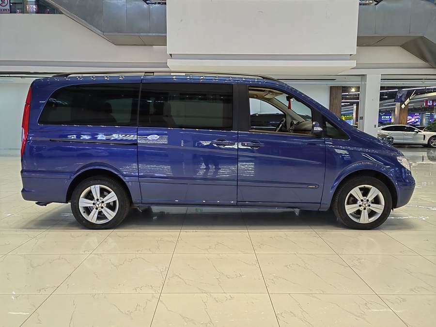 viano-2011-2-5l-premium-edition-2-167742-7