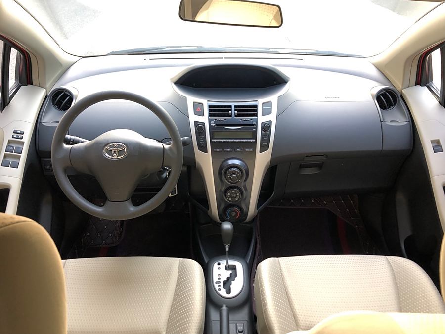 yaris-2011-model-1-6e-automatic-version-83273-11