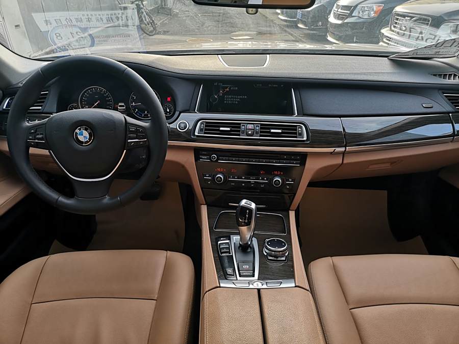 bmw-7-series-2013-730li-leading-edition-2-262865-17