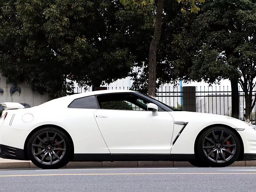 nissan-gt-r-2014-3-8t-premium-edition-brown-red-interior-6-241707-7