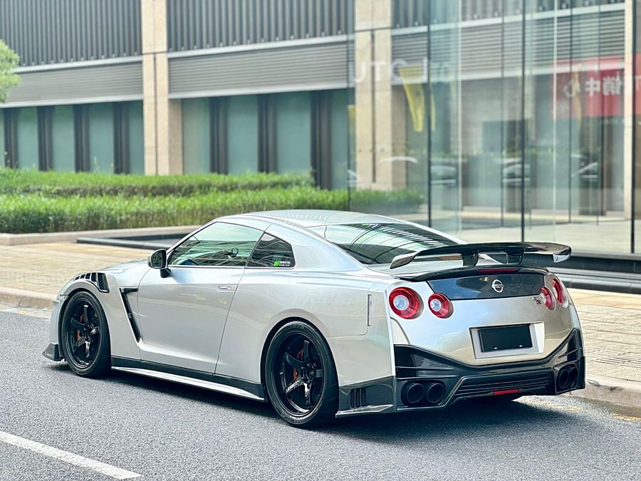 nissan-gt-r-2015-3-8t-dynamic-cool-black-interior-edition-240586-7