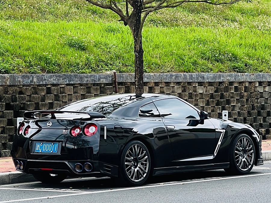 nissan-gt-r-2015-3-8t-luxury-brown-red-interior-edition-3-241687-9