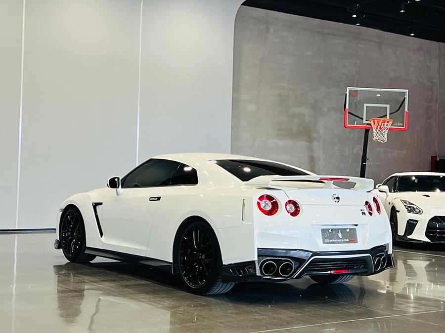 nissan-gt-r-2017-3-8t-ultimate-edition-5-241465-7