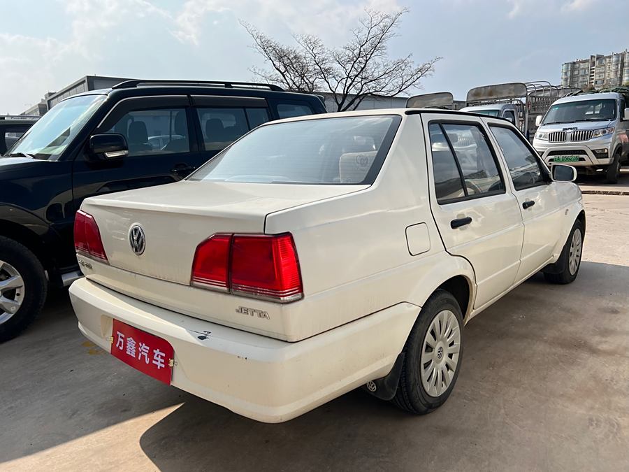 jetta-2012-1-6l-avant-3-474455-9