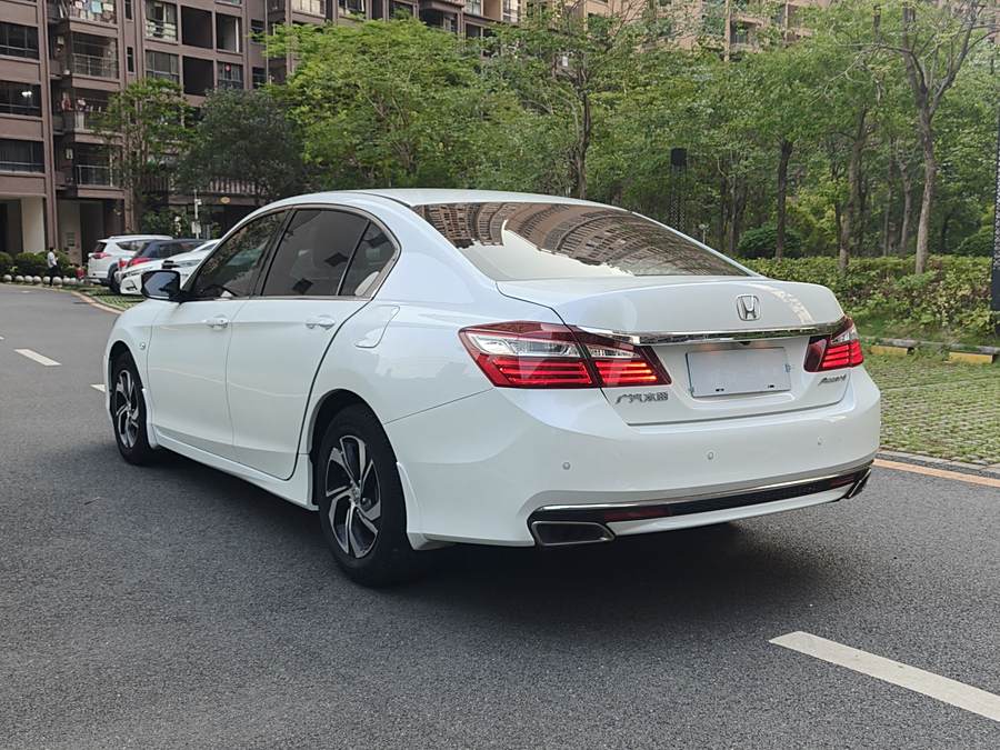 accord-2016-2-0l-elite-edition-2-644296-13