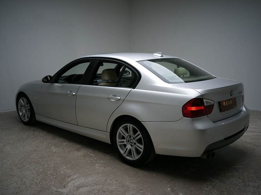 bmw-3-series-imported-2005-330i-628377-7