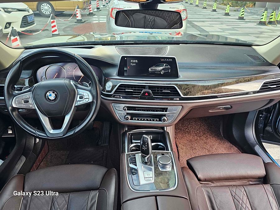 bmw-7-series-2016-740li-leading-edition-3-672140-8