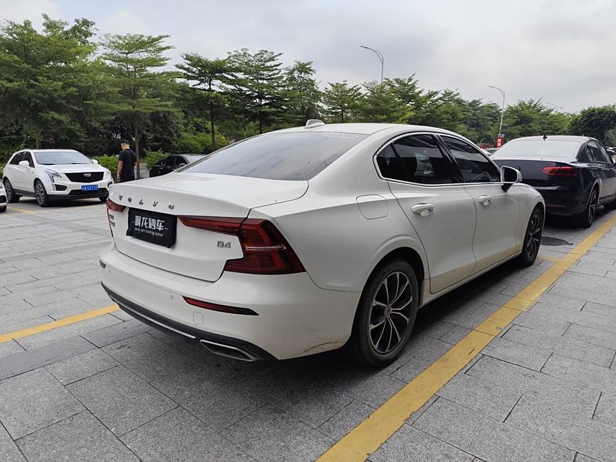 volvo-s60-2022-b4-zhiyi-luxury-edition-686689-7