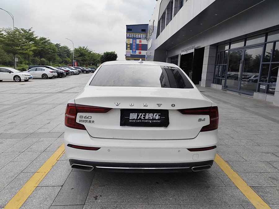 volvo-s60-2022-b4-zhiyi-luxury-edition-686689-8