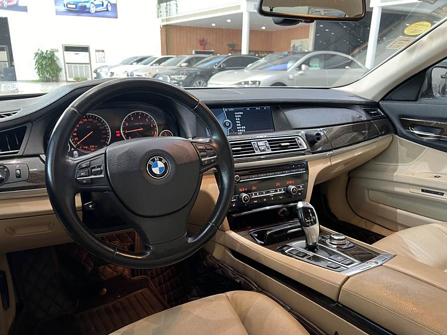 bmw-7-series-2009-740li-luxury-model-3-722087-17