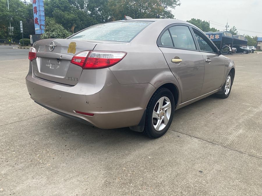 familia-2013-sedan-1-6l-manual-champion-edition-2-723595-9