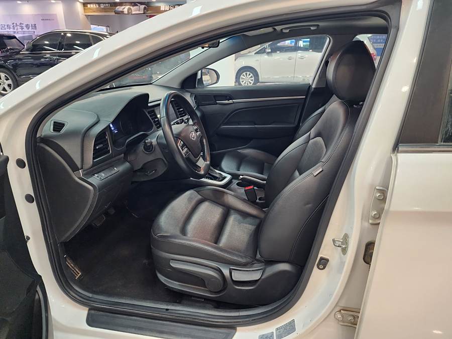 leading-2019-1-5l-cvt-intelligent-elite-716275-7