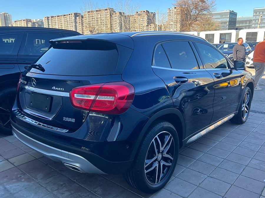 mercedes-benz-gla-2016-gla-220-4matic-fashion-edition-734721-12